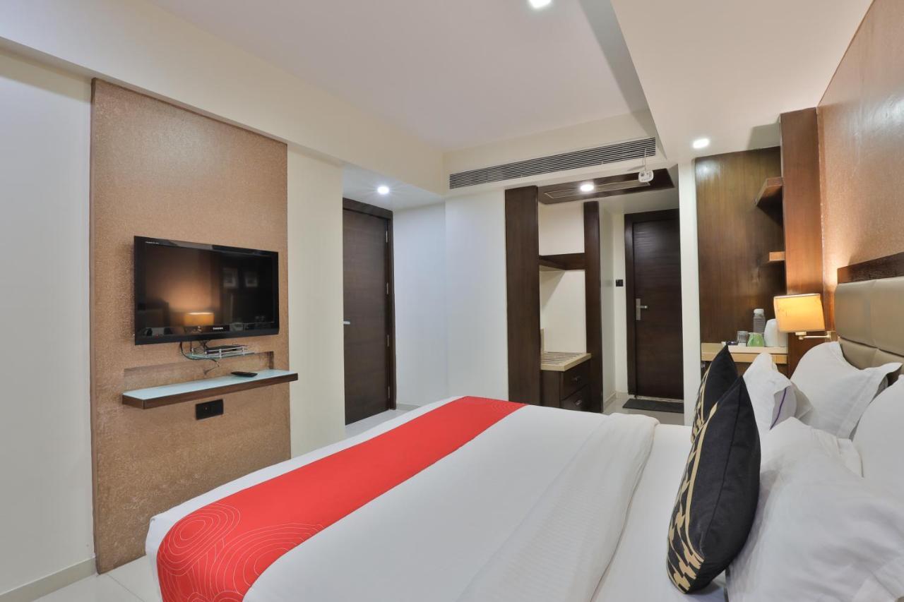 Krios Hotel - Near Sg Highway, Ahmedabad Exterior foto