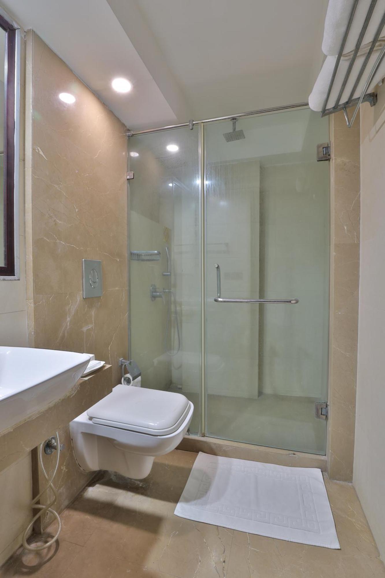Krios Hotel - Near Sg Highway, Ahmedabad Exterior foto