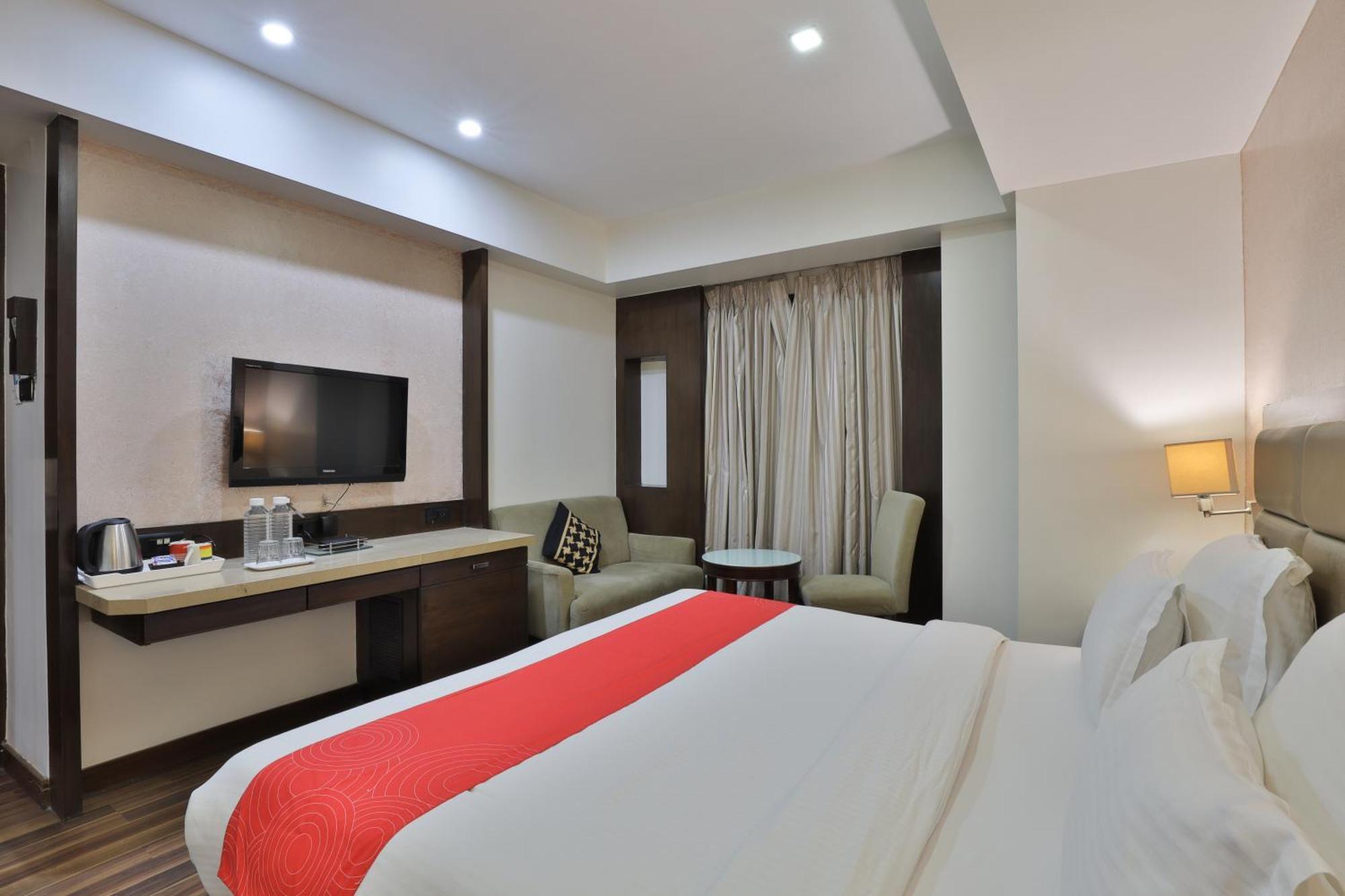 Krios Hotel - Near Sg Highway, Ahmedabad Exterior foto