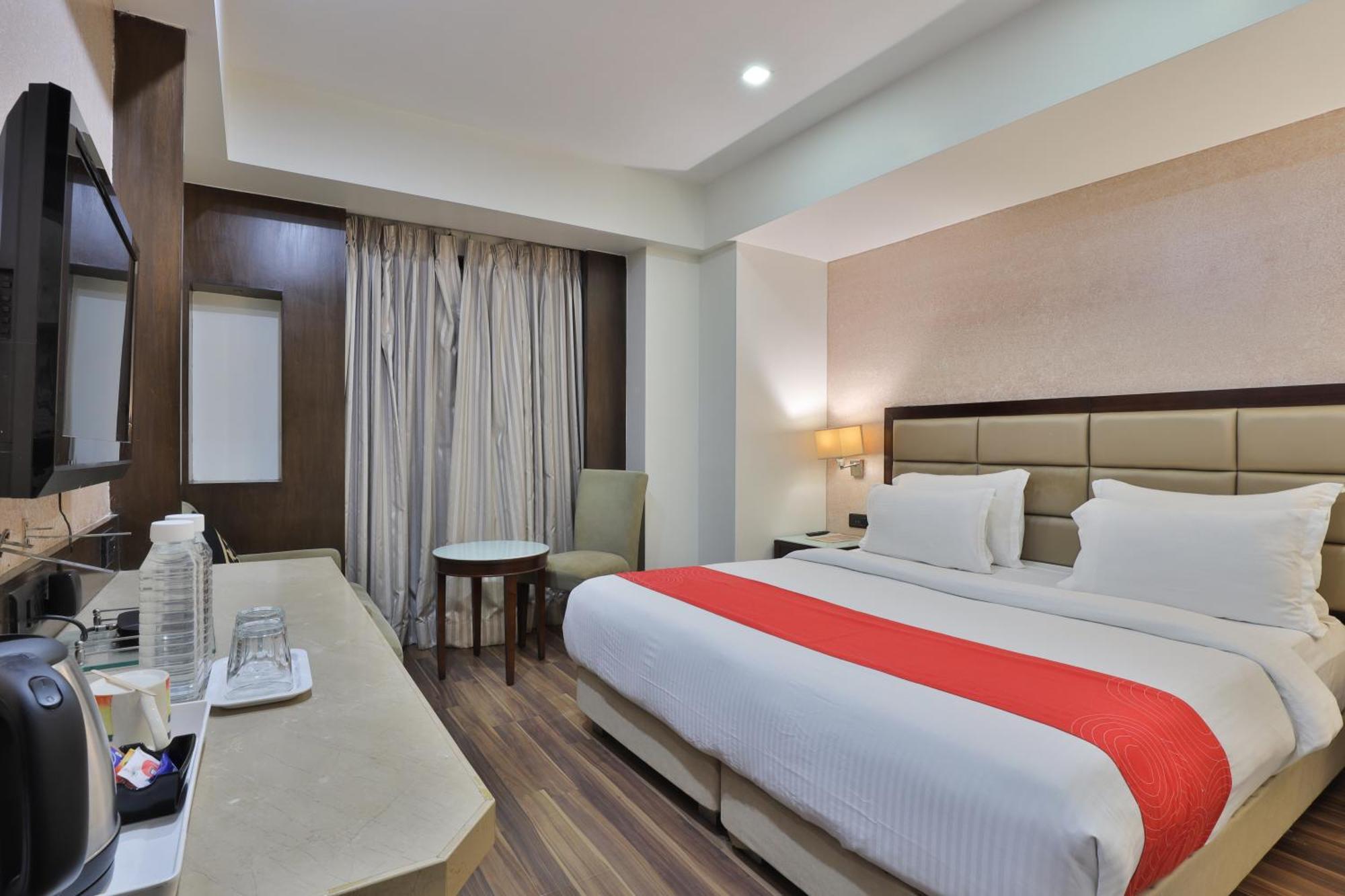 Krios Hotel - Near Sg Highway, Ahmedabad Exterior foto